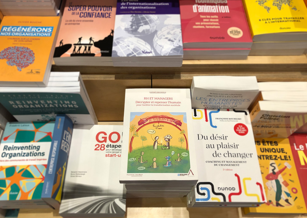 Photo du livre sur un stand de présentation d'une librairie spécialisée